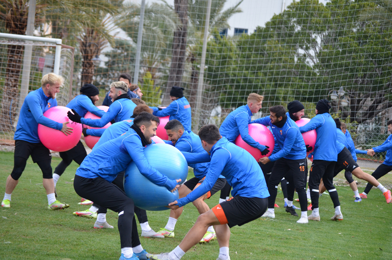 İSKENDERUN SPOR KIZILCABÖLÜK SPOR  MAÇINA HAZIRLANIYOR