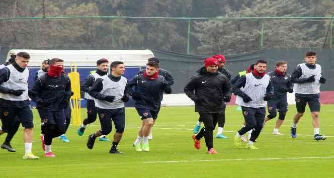 Ömer Erdoğan “Çok oyuncu izledik, içimize sinen oyuncu yok”
