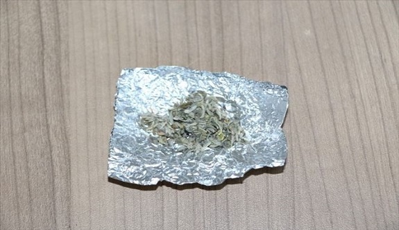 aluminyum_folyoya_sarili_metamfetamin_yakalandi_h71239_bd6c9