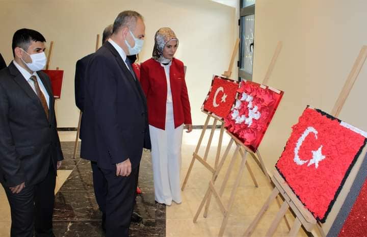 TÜRK BAYRAĞI YARIŞMASI İLGİ GÖRDÜ