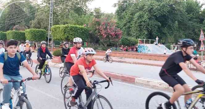 Dörtyol’daki bisiklet etkinliğinde 200 kişi pedal çevirdi