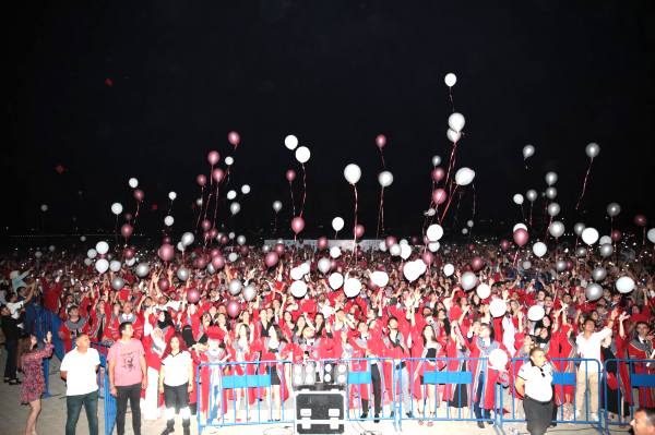 İSTE’DE MEZUNİYET COŞKUSU