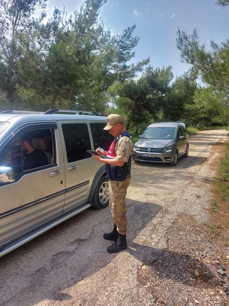 Jandarma  Ekipleri  Orman Yangınına Karşı Tedbir Alıyor