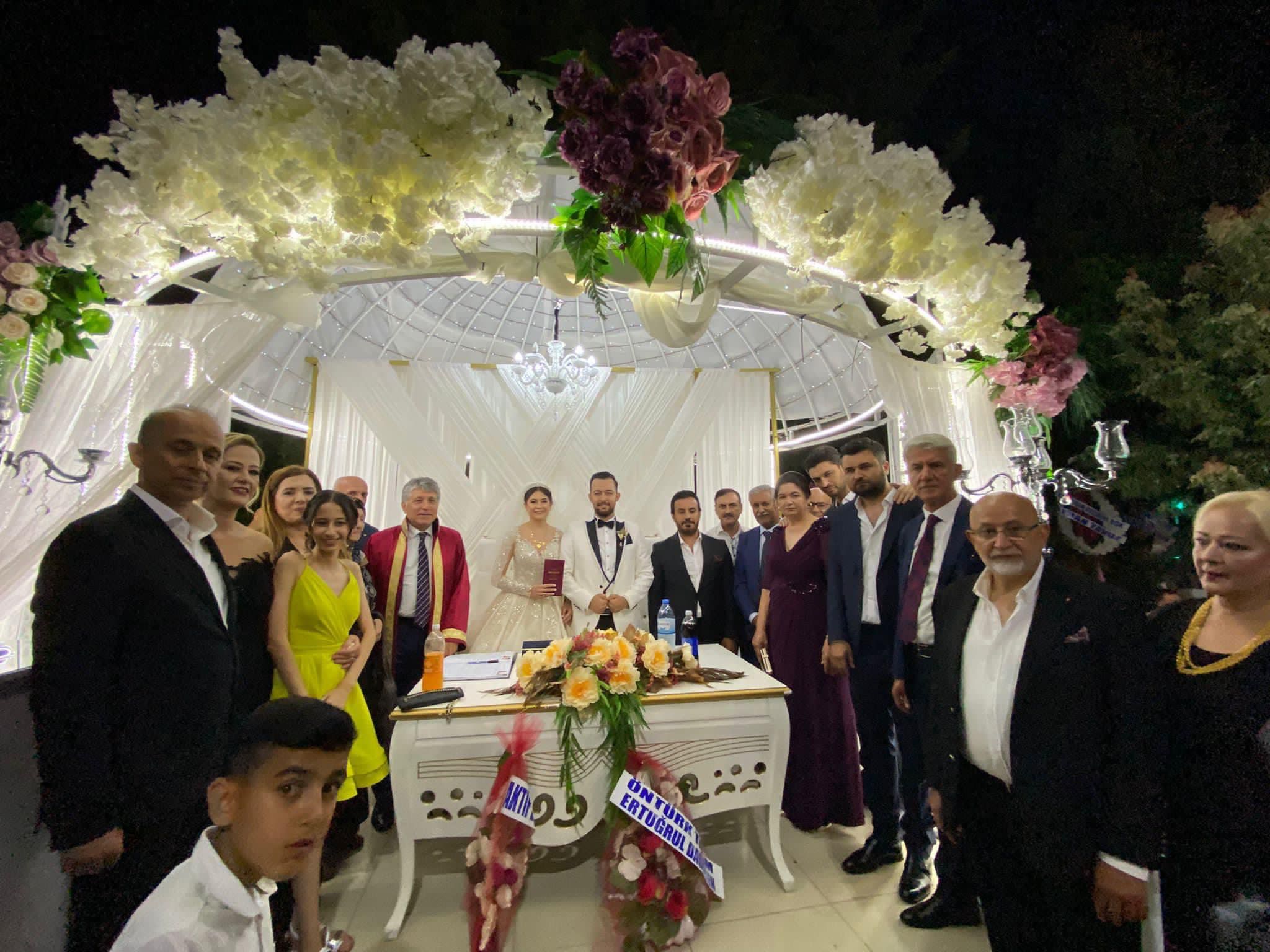 Dinler ve Doğan ailelerinin mutlu günü