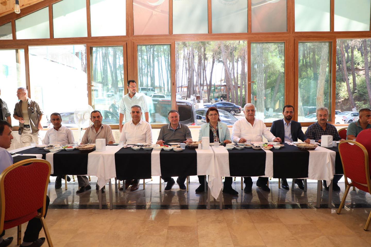 SAVAŞ “PARTİ AYIRMADAN HER İLÇEYE HİZMET EDİYORUZ”