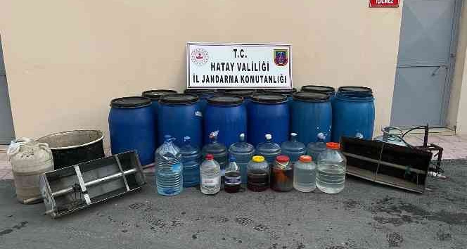 İskenderun’da  bin 750 litre sahte içki ele geçirildi