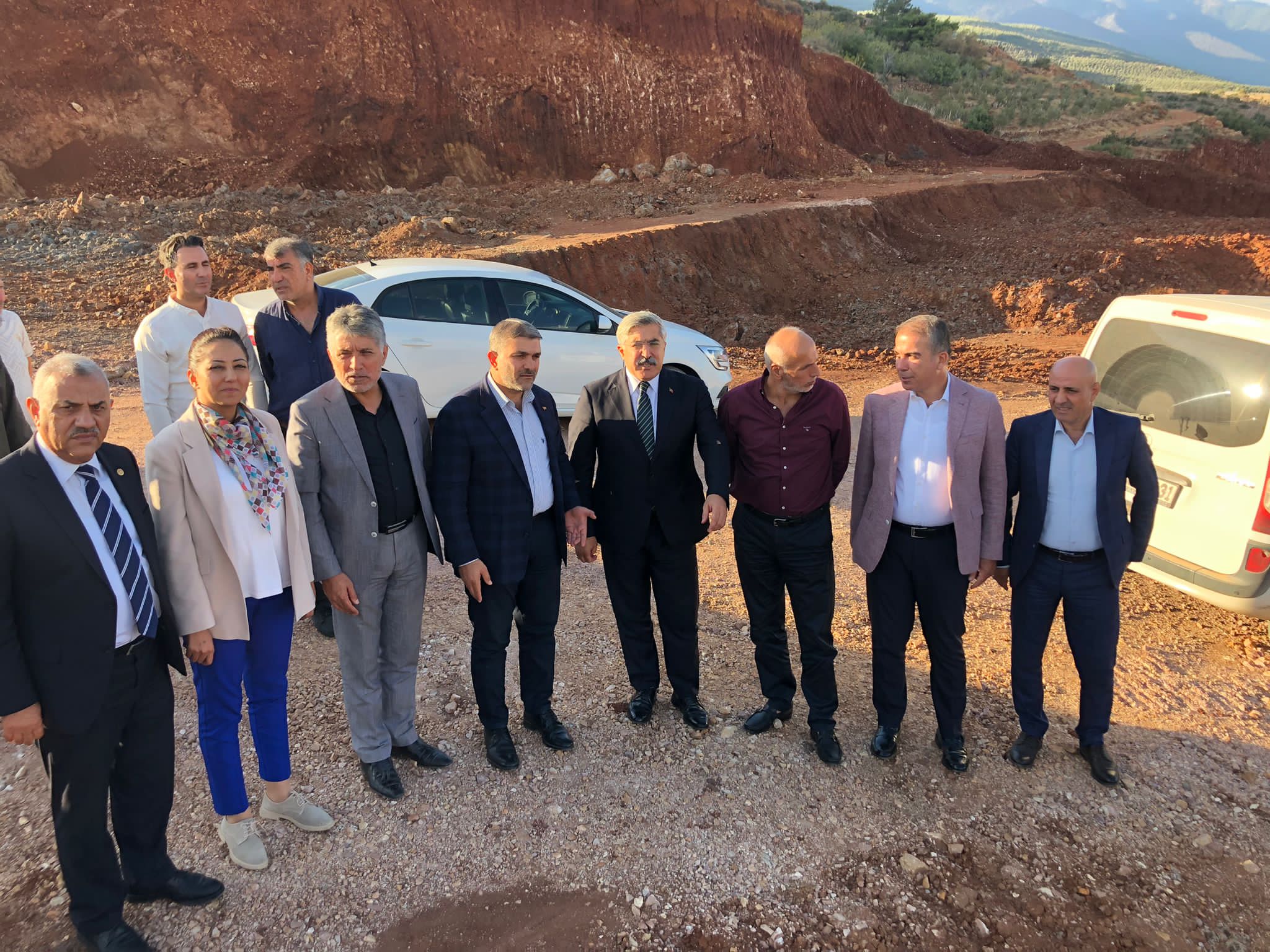 BİNLERCE KİŞİNİN EKMEK KAPISINI  GEZDİLER       