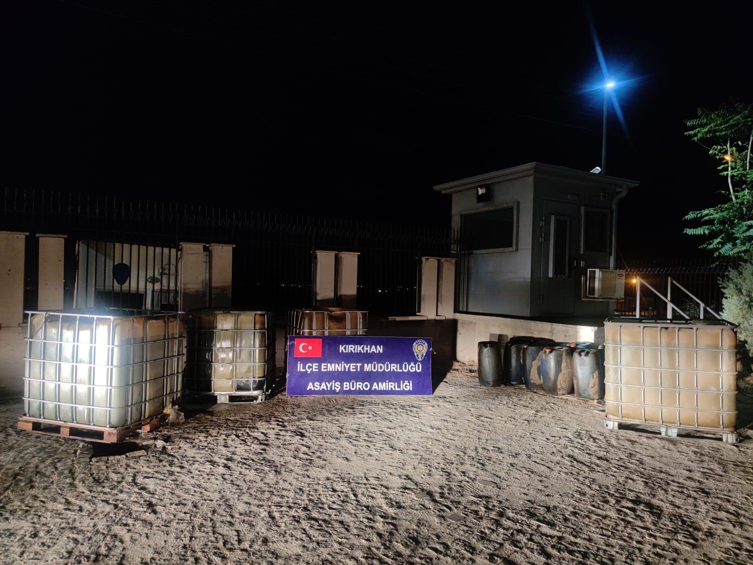 KIRIKHAN’DA 4,5 TON KAÇAK AKARYAKIT ELE GEÇİRİLDİ