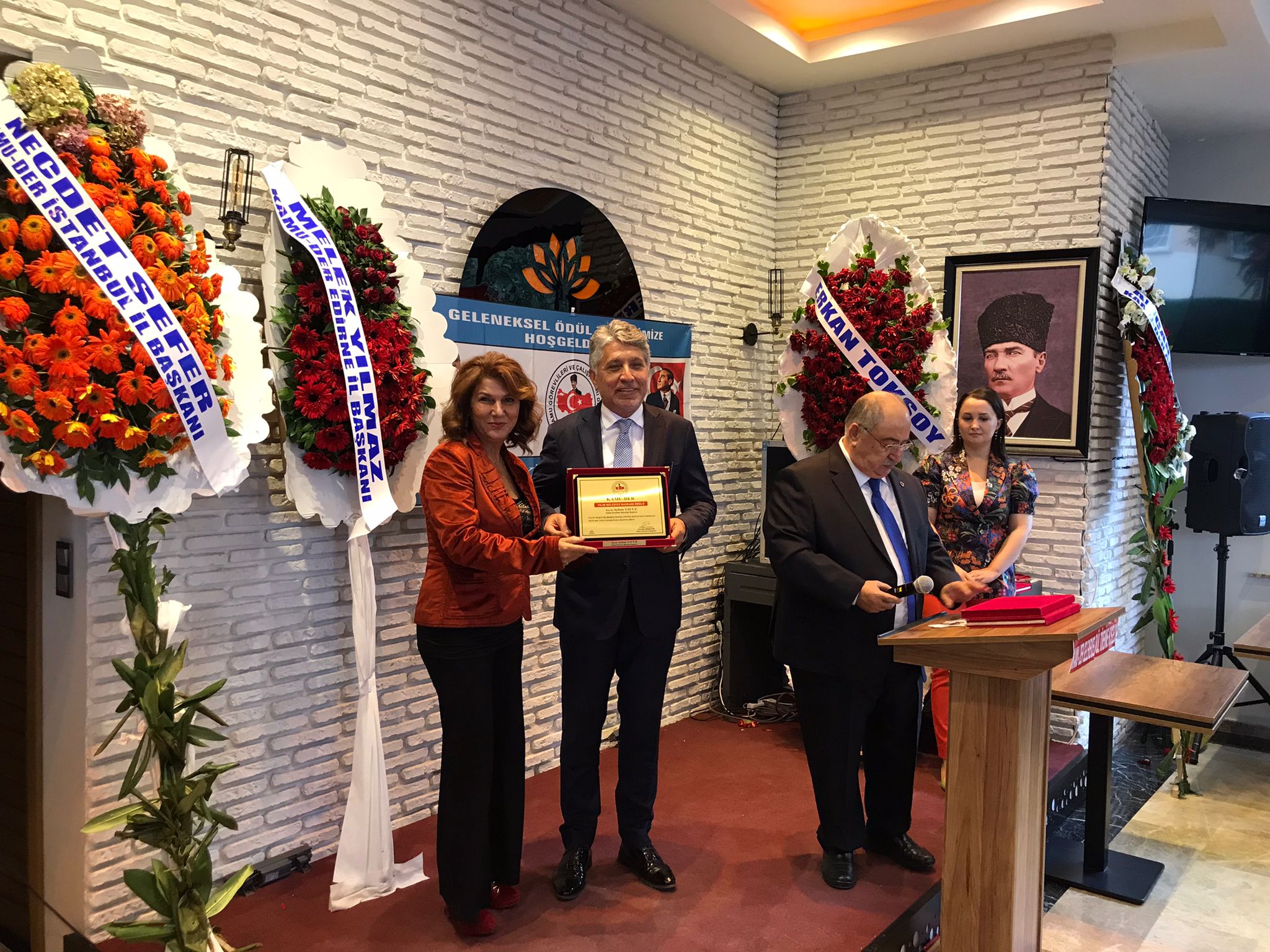 AYHAN YAVUZ 5. KEZ TÜRKİYE’NİN EN BAŞARILI BELEDİYE BAŞKANI ÖDÜLÜNÜ ALDI