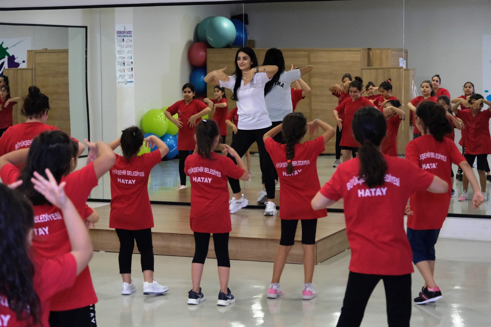 HBB’NİN SPOR KOMPLEKSİNDE BAŞARILI SPORCULAR YETİŞİYOR