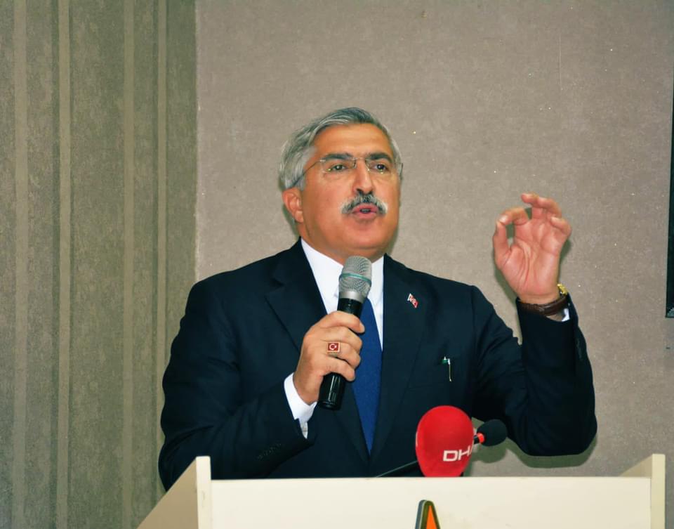 COŞKULU BİR KALABALIĞA KONUŞAN YAYMAN  “ ÖLÜMÜNE ERDOĞAN’IN YANINDA OLACAĞIZ”