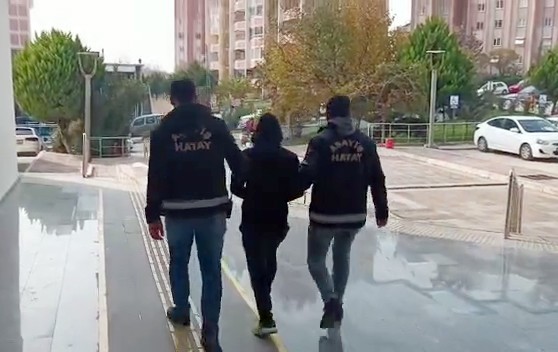 HATAY’DA BİR EVDEN HIRSIZLIK YAPAN ŞÜPHELİ TUTUKLANDI