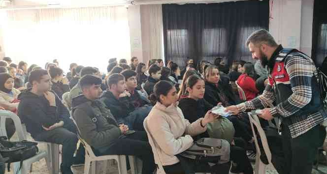 Jandarmadan öğrencilere siber farkındalık eğitimi