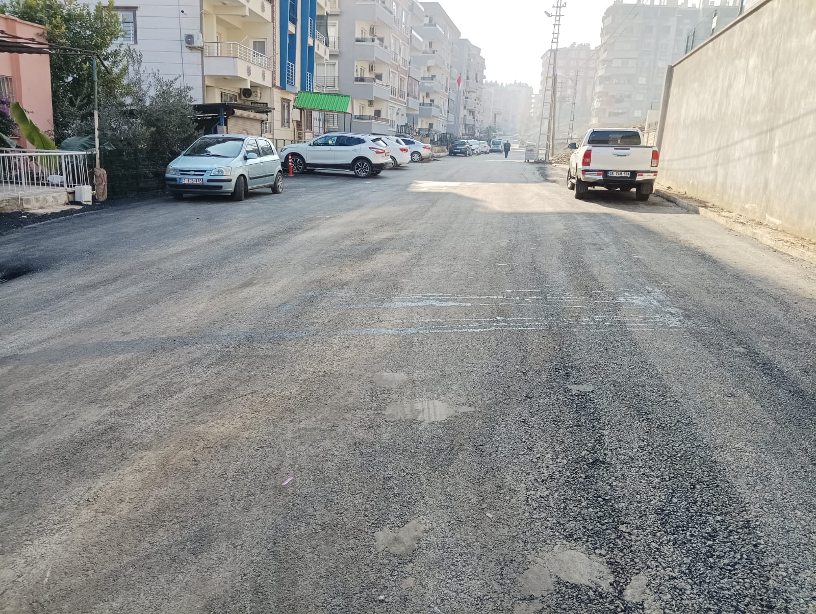 BAŞKAN YAVUZ ASFALT ÇALIŞMALARINA DEVAM EDİYOR