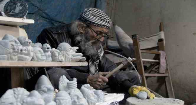 Hatay’da 67 yıllık taş ustasını deprem bile durduramadı