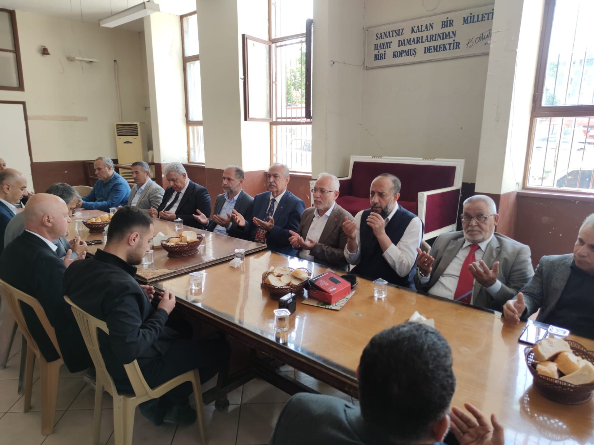 MİLLETVEKİLİ ÖZEL “MUHALEFET KONUŞUR, BİZ YAPARIZ”