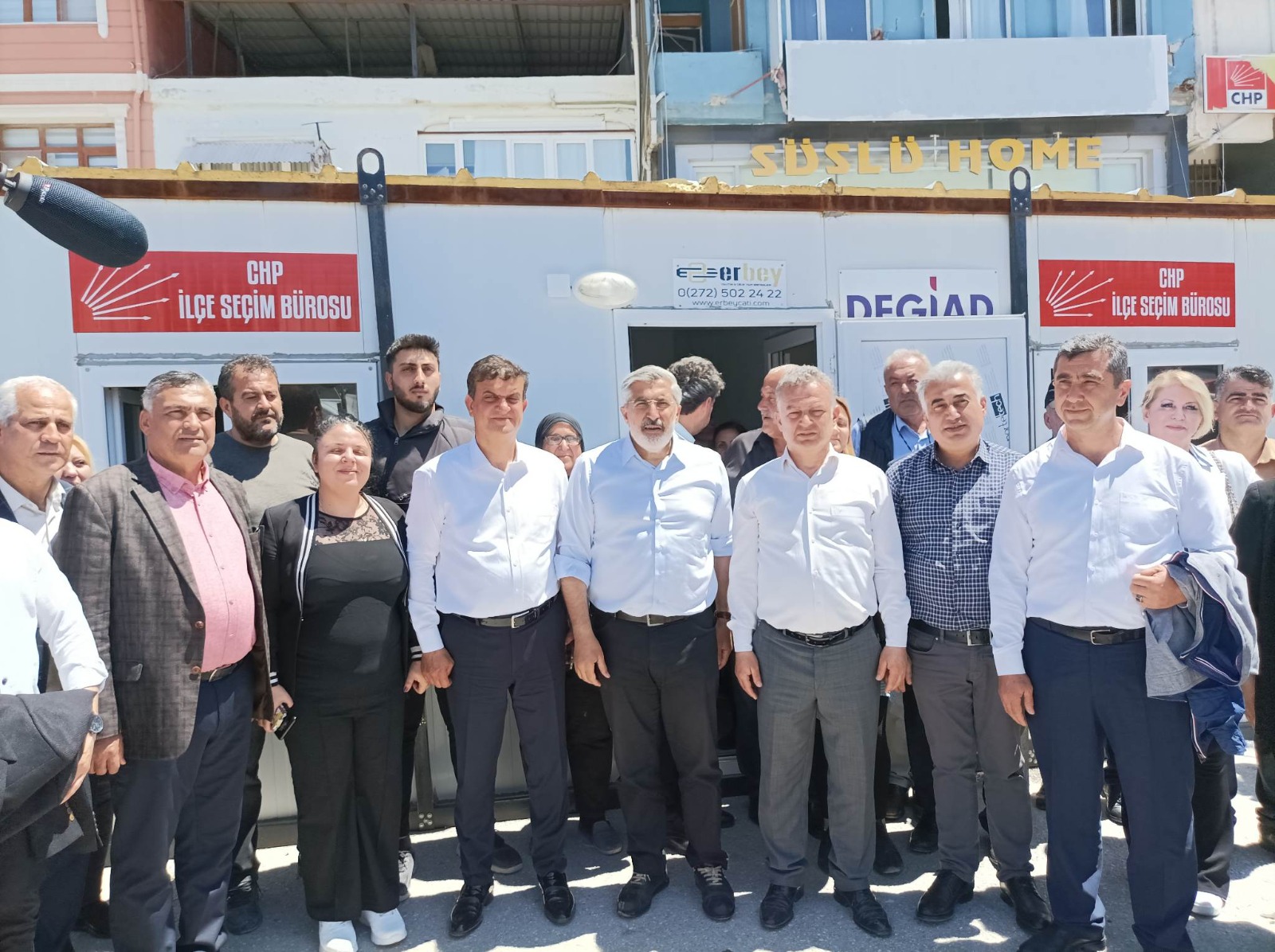 YAYMAN CHP SEÇİM BÜROSUNU ZİYARET ETTİ