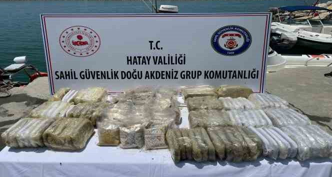 Hatay’da 43 bin adet uyuşturucu hap, 26 kilo takoz esrar ele geçirildi