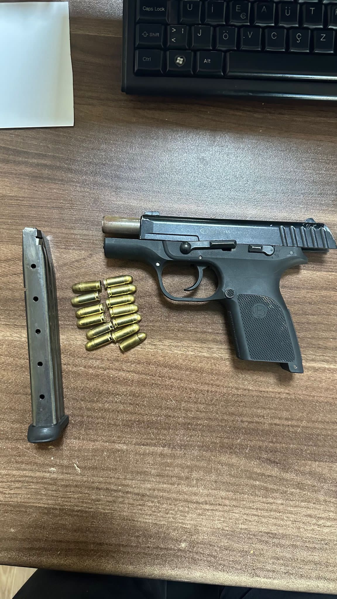 Kırıkhanda tabanca ve uyuşturucu yakalandı