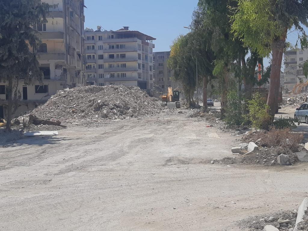 MOLOZLAR DÖKÜM SAHALARINDA DEĞİL, CADDELERDE AYRIŞTIRILIYOR