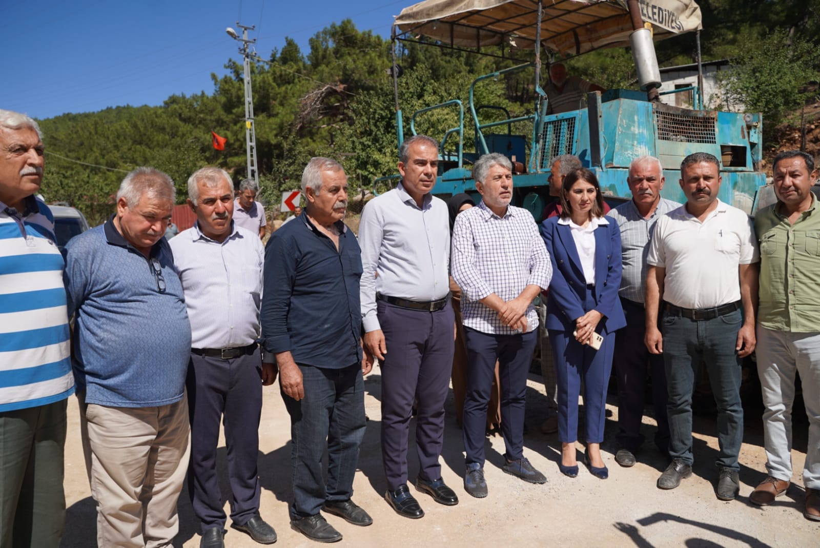 ALAN YAYLASININ YOLU KIRIKHAN BELEDİYESİ TARAFINDAN YAPILIYOR