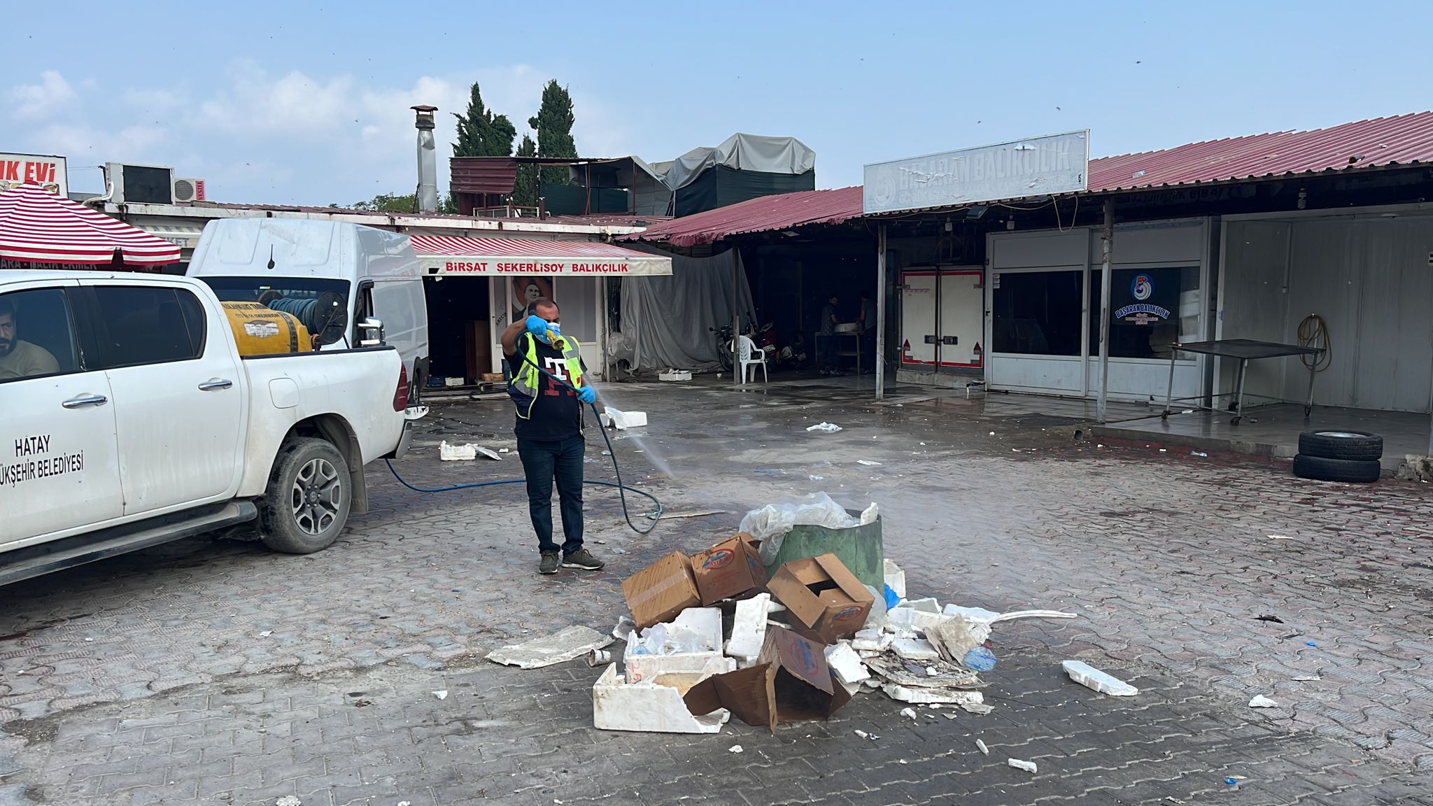 HBB, ŞEHRİN HER NOKTASINDA İLAÇLAMA YAPIYOR