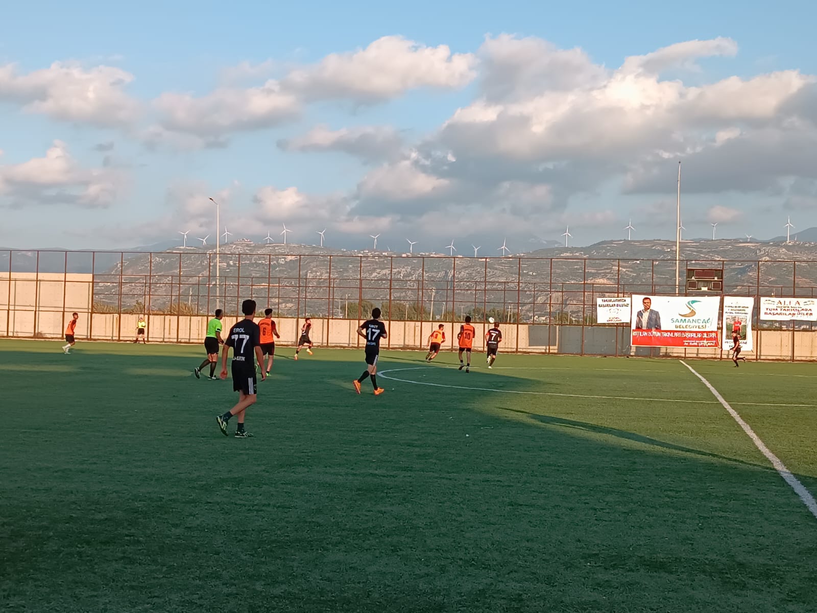 SAMANDAĞ BELEDİYESİ MAHALLELER ARASI 3. GELENEKSEL FUTBOL TURNUVASI SEÇKİN KÖSE SEZONUNDA FUTBOL ŞÖLENİ DEVAM EDİYOR.