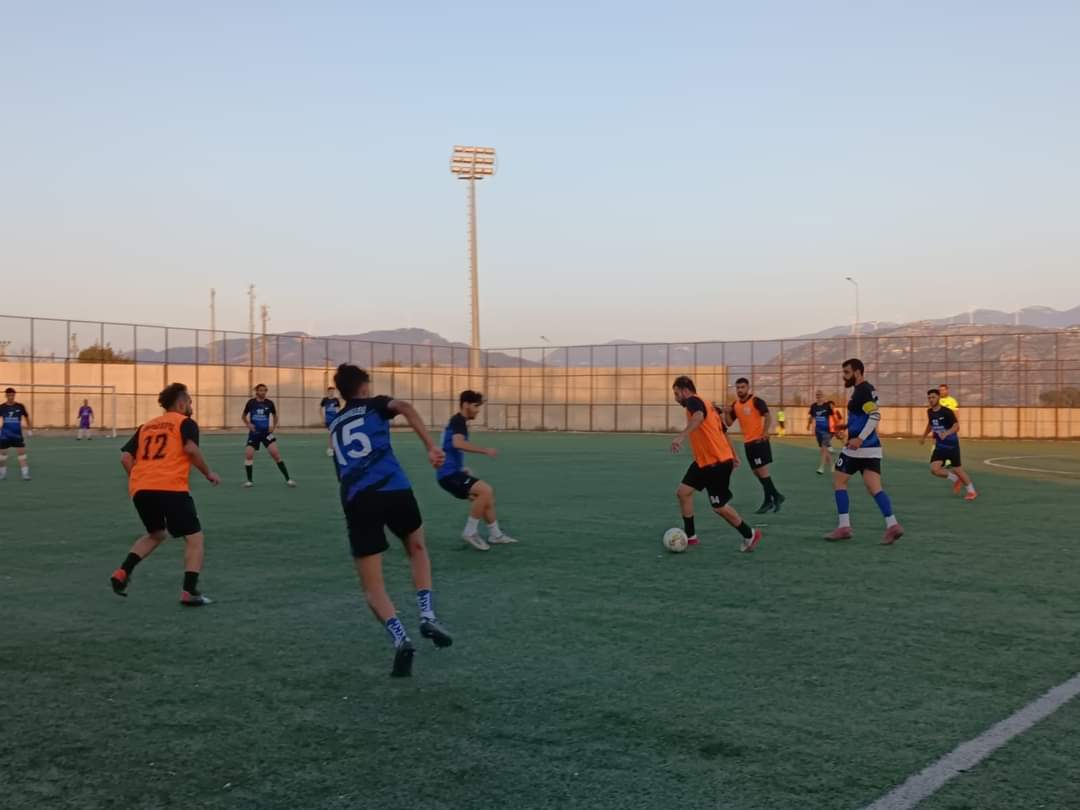 SAMANDAĞ BELEDİYESİ MAHALLELER ARASI FUTBOL TURNUVASINDA HEYECAN HER GEÇEN GÜN ARTIYOR.