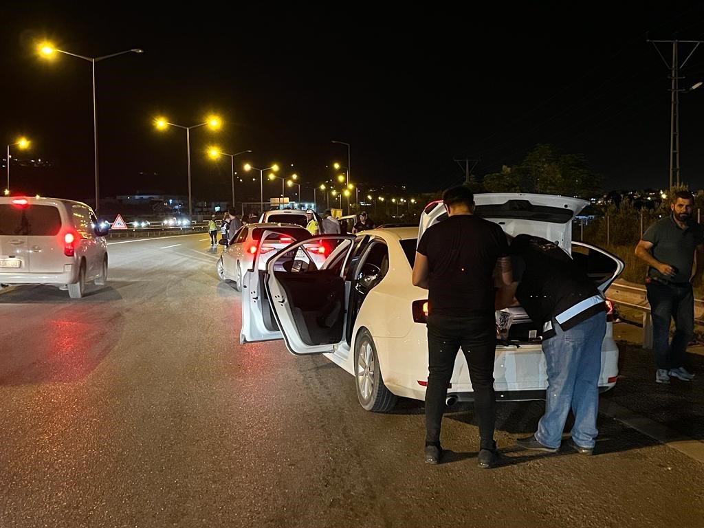 İskenderun’da 28 ayrı bölgede asayiş uygulamaları yapıldı