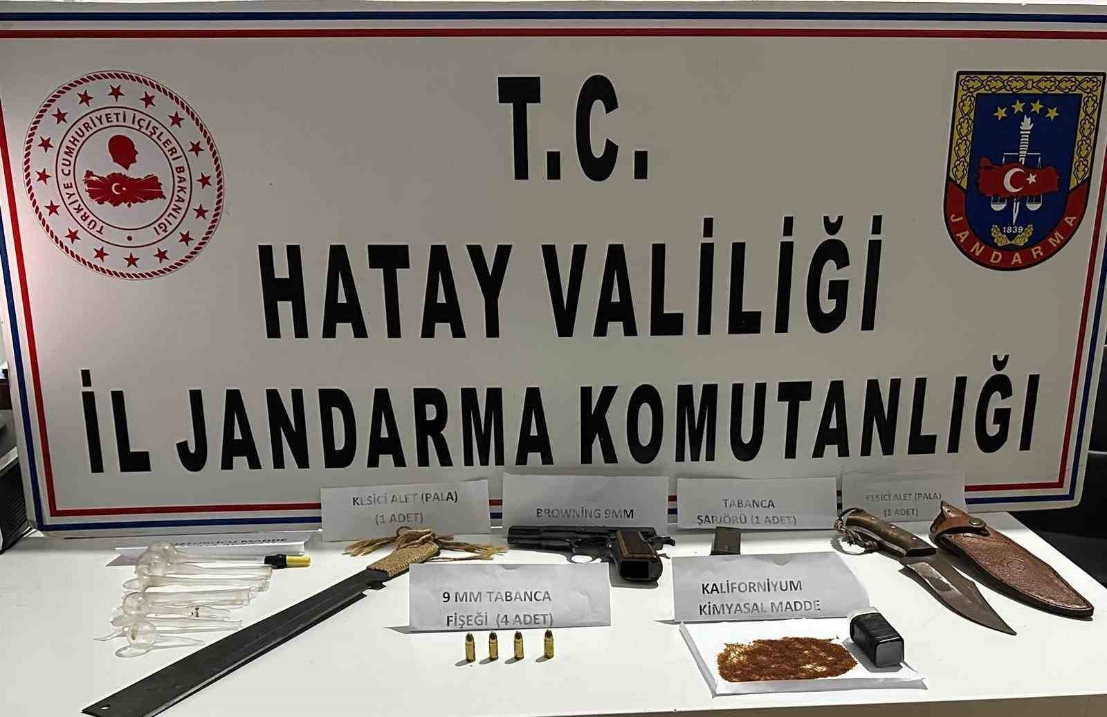 Hatay’da 2 şüpheli yakalandı