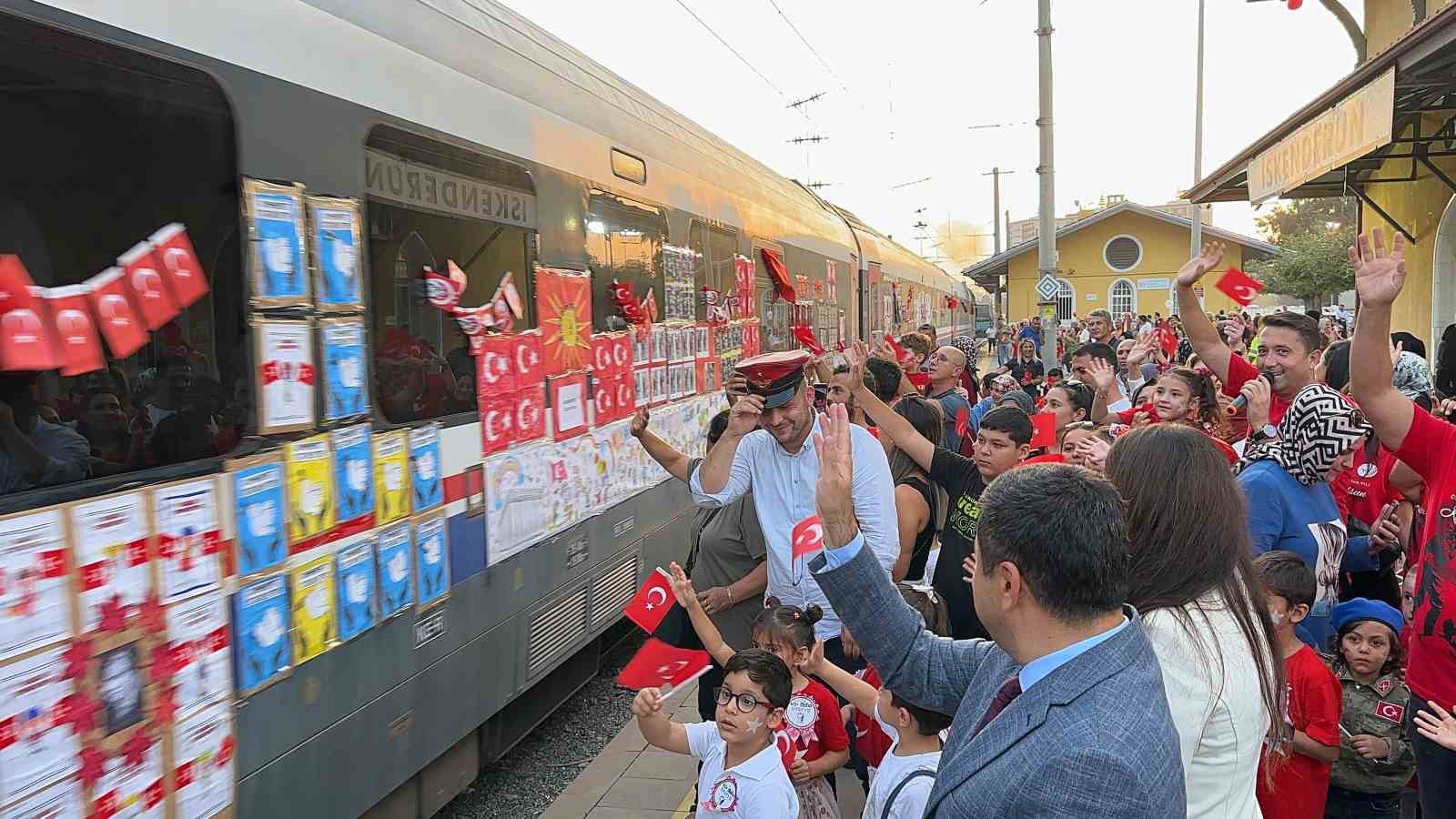 İskenderun’da Cumhuriyet treni ile 100. yıl kutlaması gerçekleştirildi