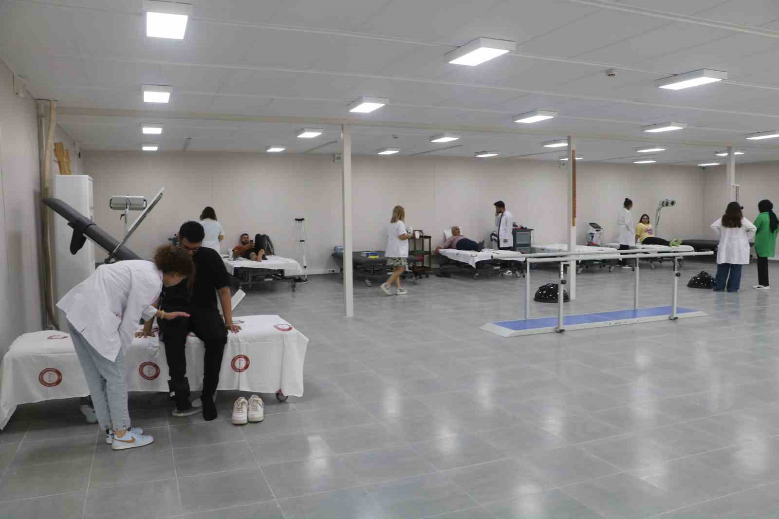 Kadınların destekleriyle kurulan rehabilitasyon merkezi depremzede vatandaşlara umut oldu