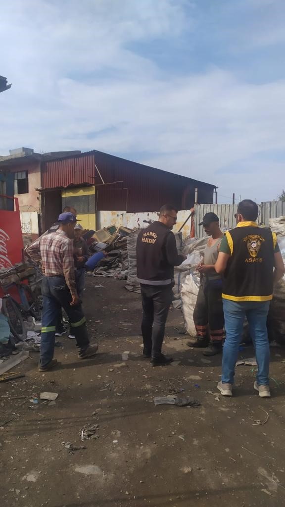 Polis ekiplerinden hurdacılara uygulama