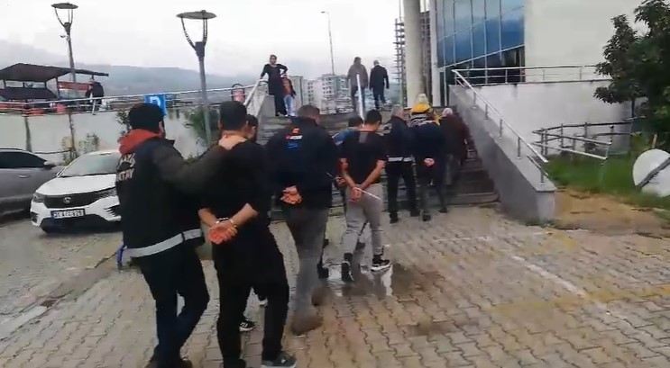 İSKENDERUN’DA ARANAN 8 ŞÜPHELİ YAKALANDI