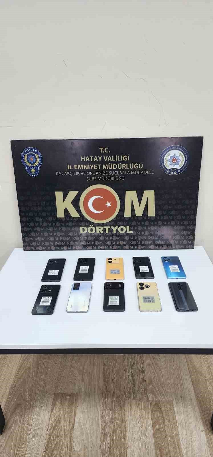 Hatay’da 10 adet kaçak cep telefonu ele geçirildi