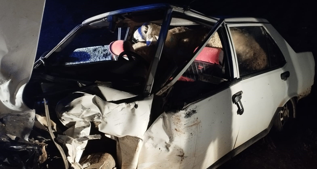 TOFAŞ’ın hurdaya döndüğü kazada 3 kişi yaralandı