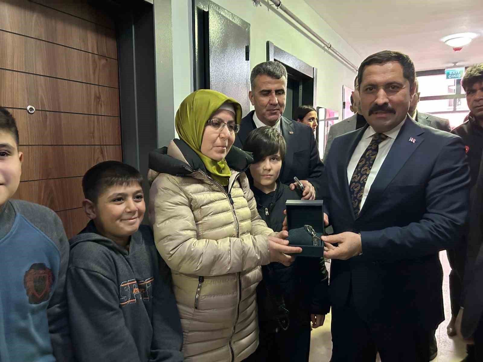 Payas’da 256 konutun anahtarları afetzede vatandaşlara teslim edildi