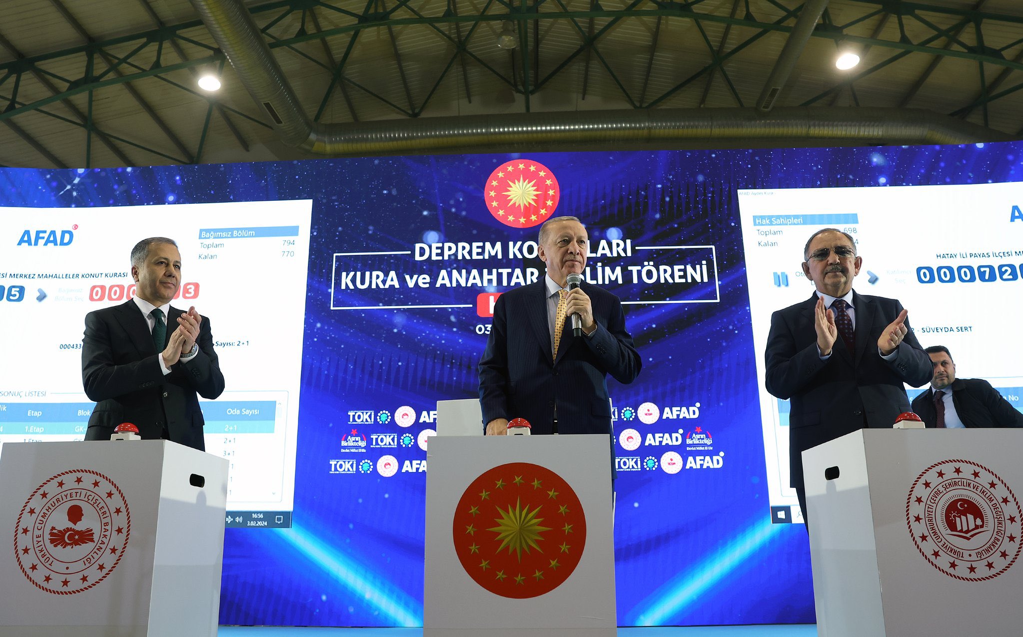 Cumhurbaşkanı Erdoğan, Hatay’da kura çekim ve konut teslim törenine katıldı