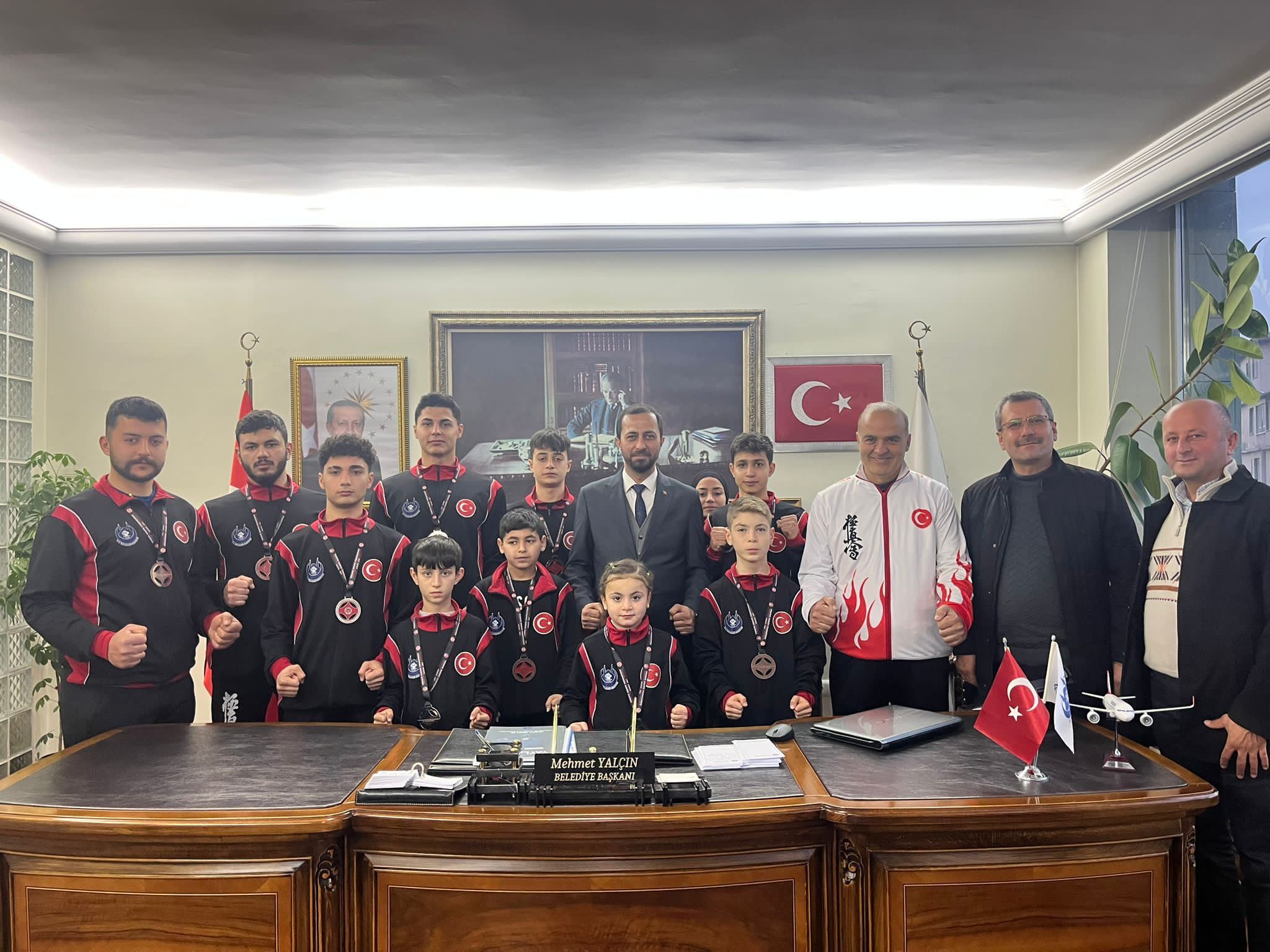 BAŞKAN YALÇIN ŞAMPİYONLARI AĞIRLADI