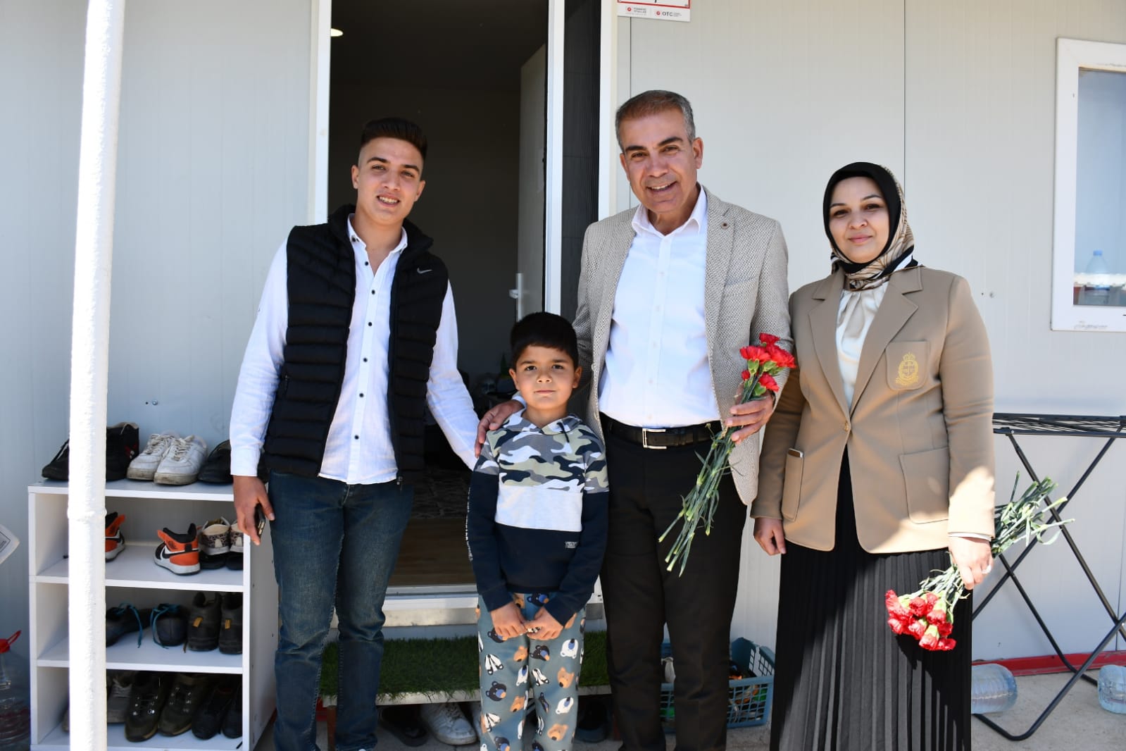 ÖMER ERDAL ÇELİK TPO’DA VATANDAŞLARI ZİYARET ETTİ