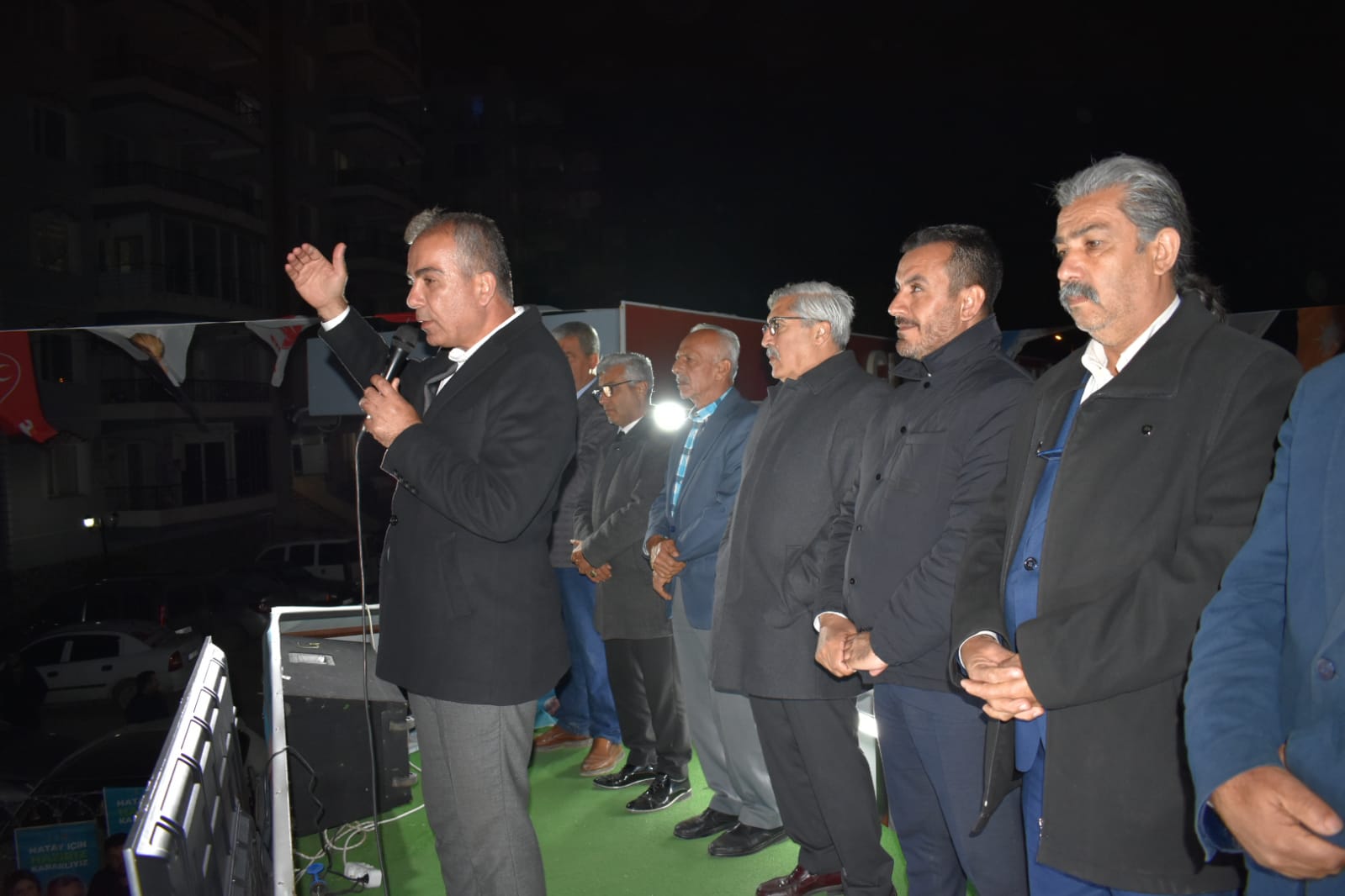 BAHÇELİEVLER’DE ORTALIK YANGIN YERİ