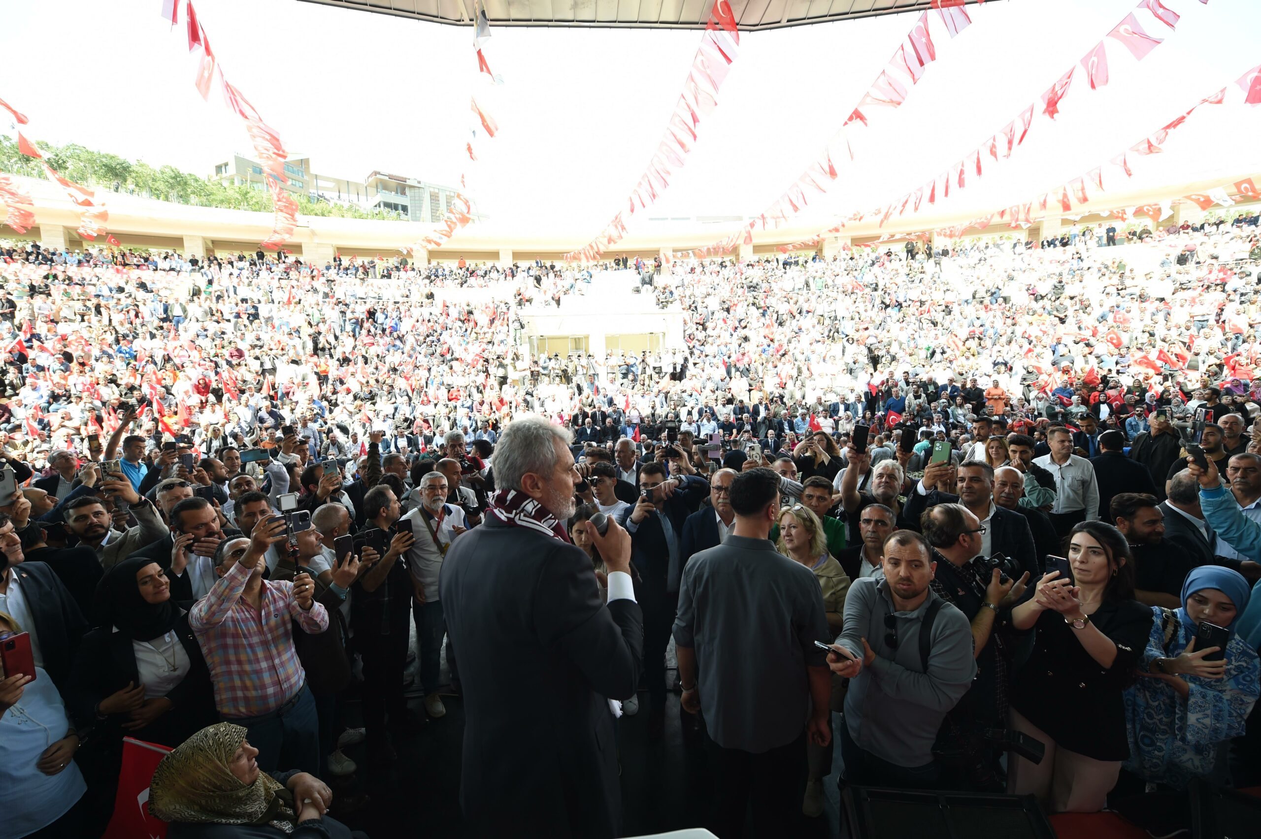 ÖNTÜRK “ARTIK SİYASET BİTTİ ŞİMDİ MİLLETE HİZMET ZAMANI”