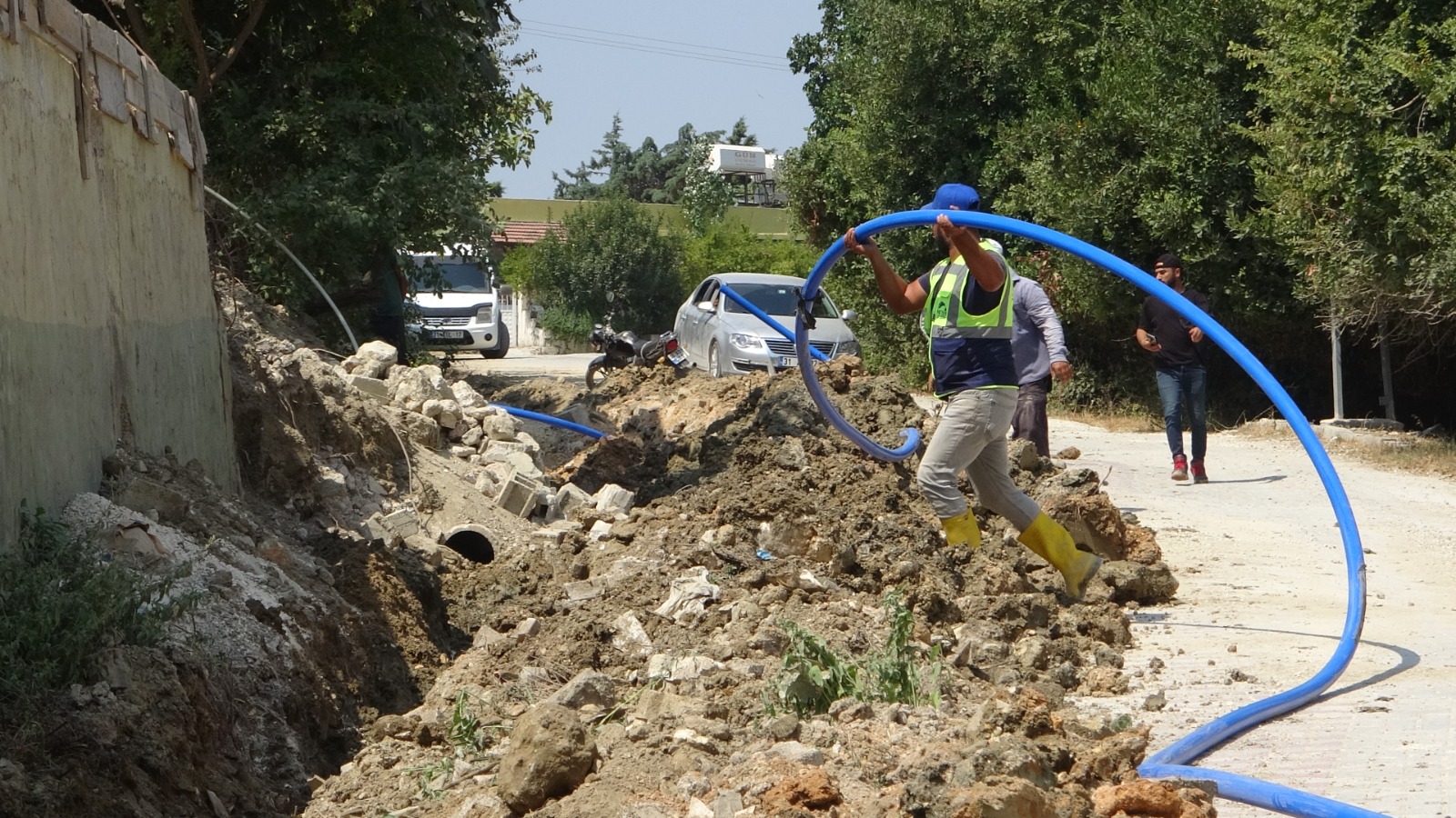 ANTAKYA KURUYER’DE 40 YILLIK ŞEBEKE YENİLENİYOR