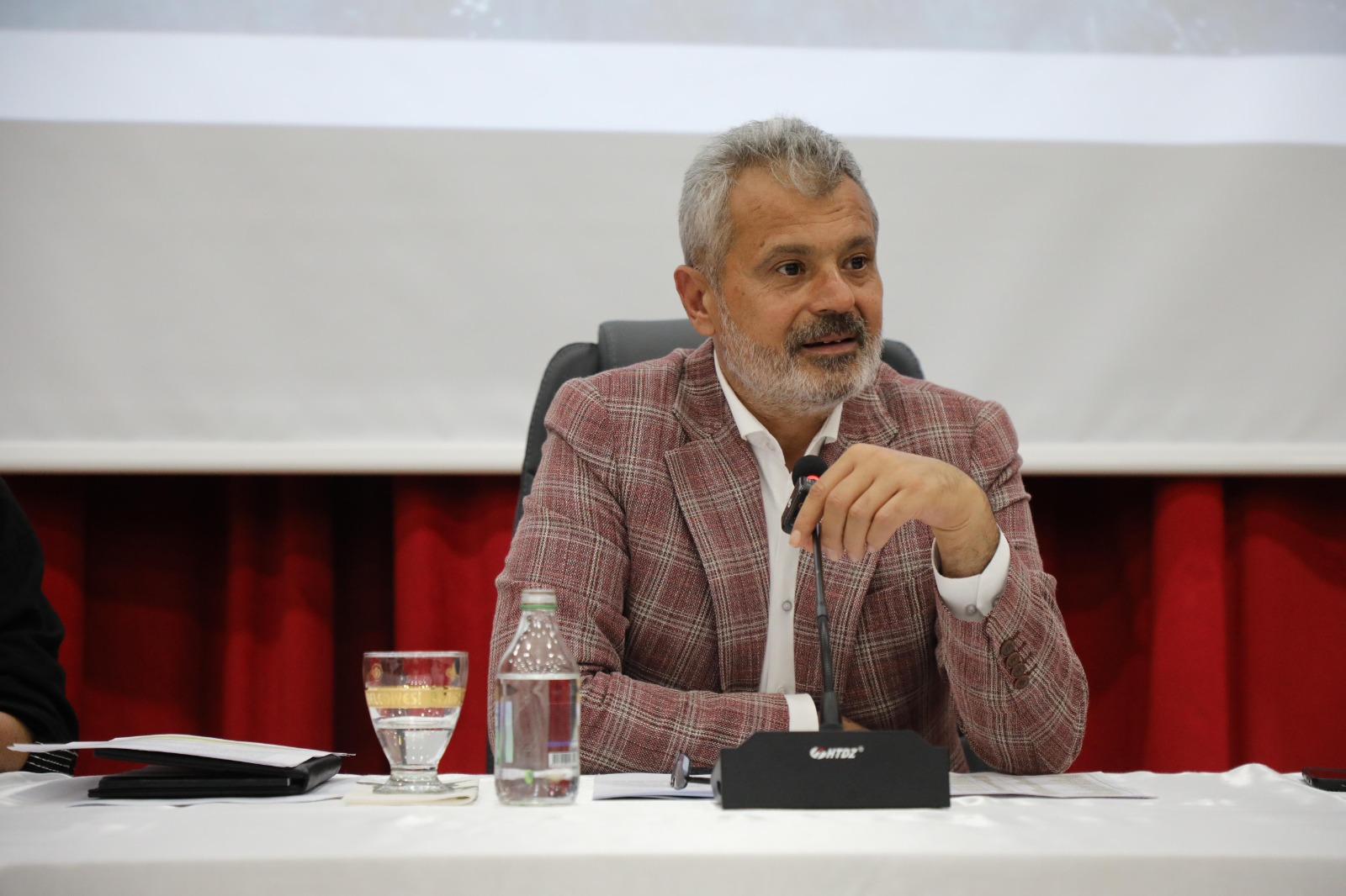 ÖNTÜRK “İSKENDERUN VE ANTAKYA HALLERİNİ ULUSLARARASI STANDARTLARDA YAPACAĞIZ”