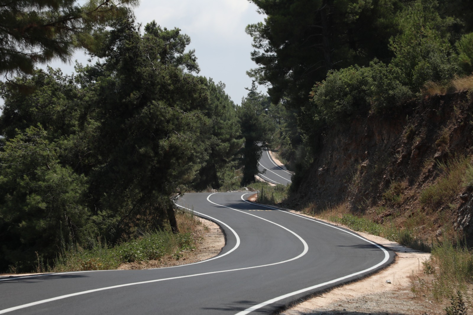 HBB SAMANDAĞ’IN KÖY YOLLARINI MODERNİZE EDİYOR