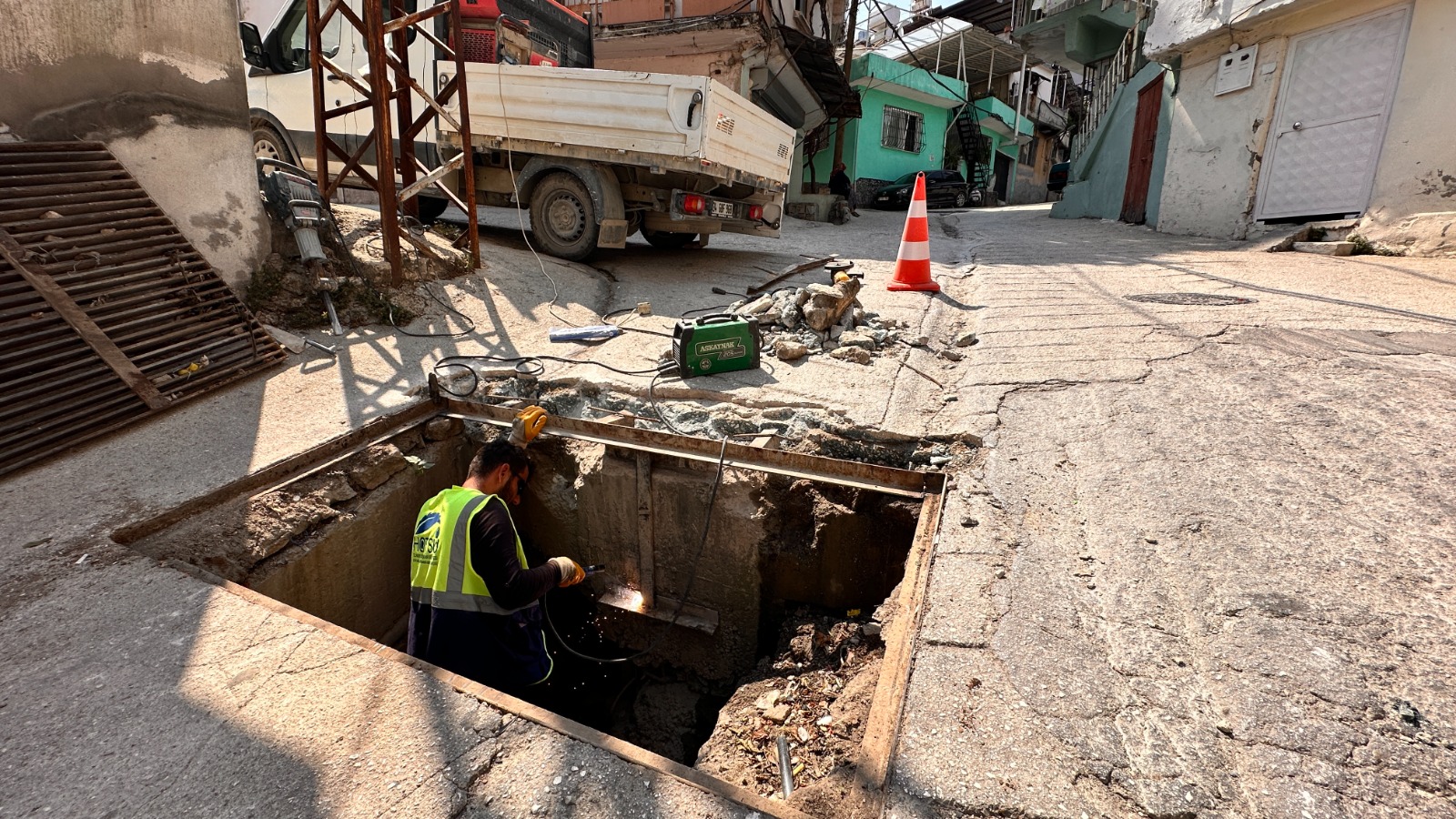 HBB’DEN YAĞMUR SUYU KANALLARINDA BAKIM ONARIM