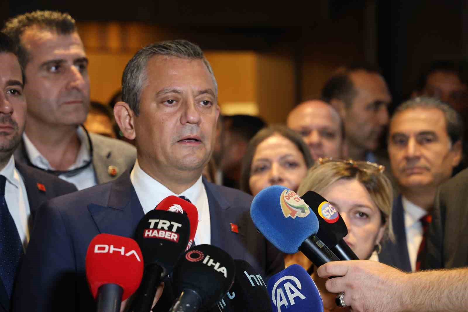 GENEL BAŞKAN ÖZEL: “HATAYLILARI YALNIZ BIRAKMAYACAĞIZ VE SESLERİNİ DUYURMAYA, ÇÖZÜM ÖNERİLERİNİ MASAYA KOYMAYA DEVAM EDECEĞİZ”