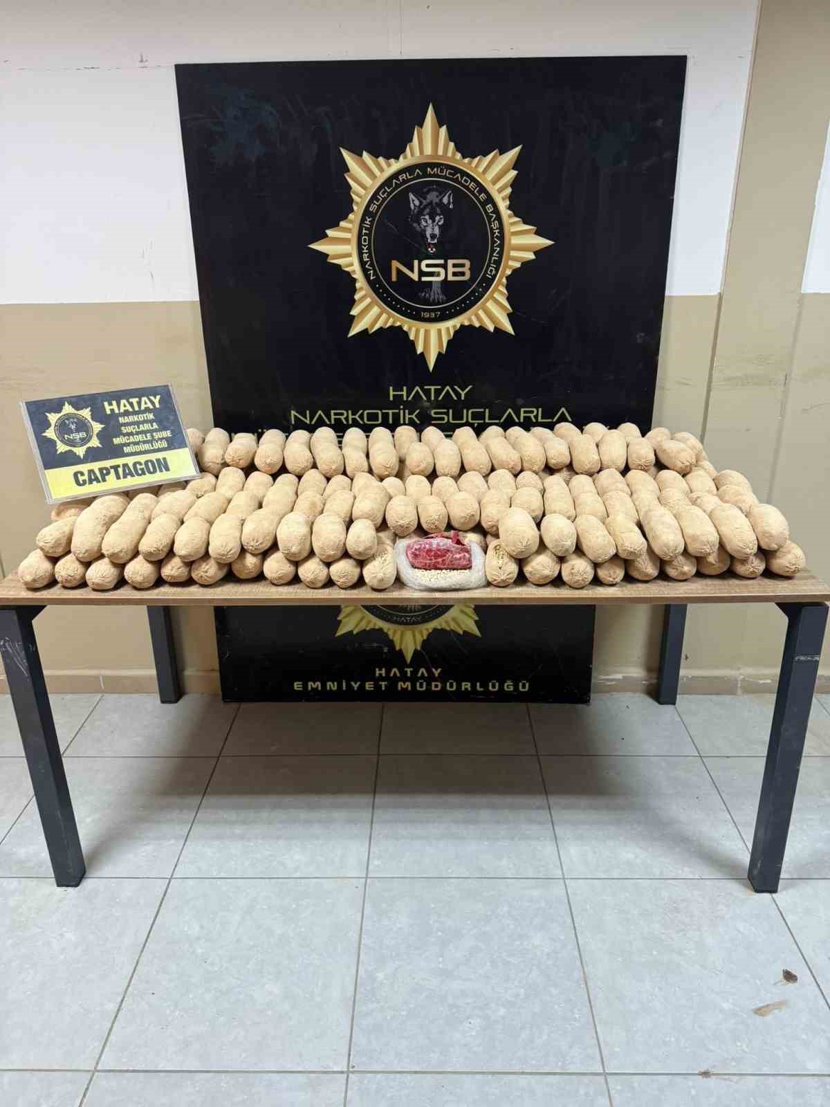 DUBAİ’YE GİDEN PATATES ÇUVALLARI İÇİNDE BİNLERCE UYUŞTURUCU HAP ELE GEÇİRİLDİ