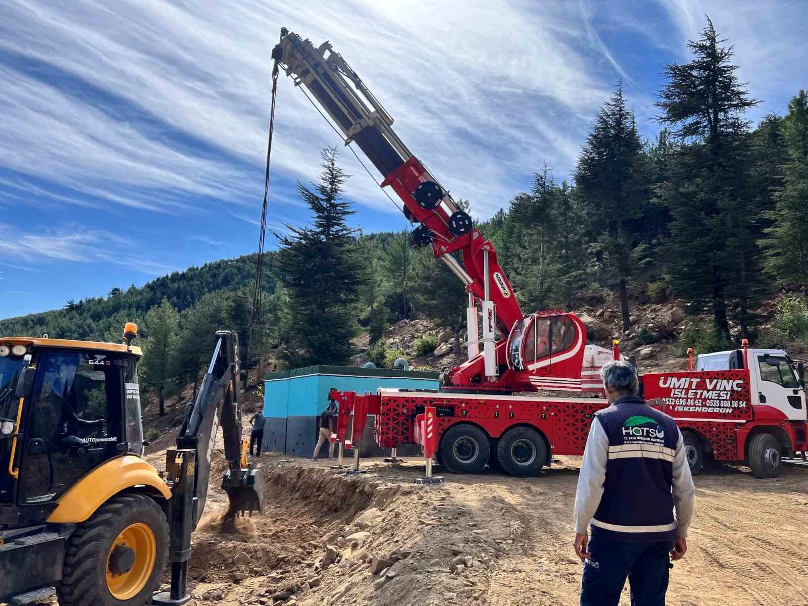 HATAY'DA DEPREMDE ZARAR GÖREN SU DEPOLARI YENİLENİYOR