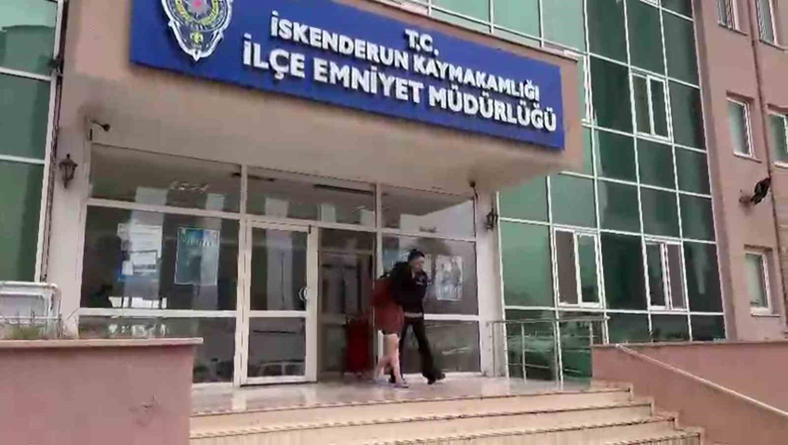 MASAJ SALONUNDA FUHUŞ YAPAN 4 KADINA İDARİ İŞLEM YAPILDI